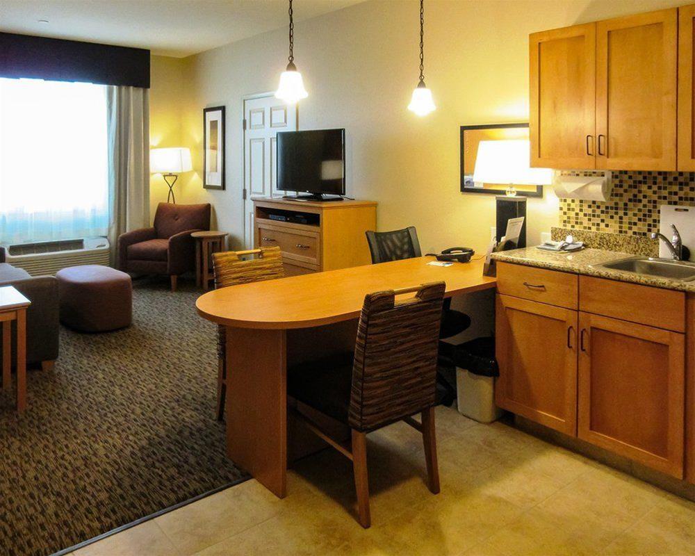 Mainstay Suites Watford City - Event Center Zewnętrze zdjęcie